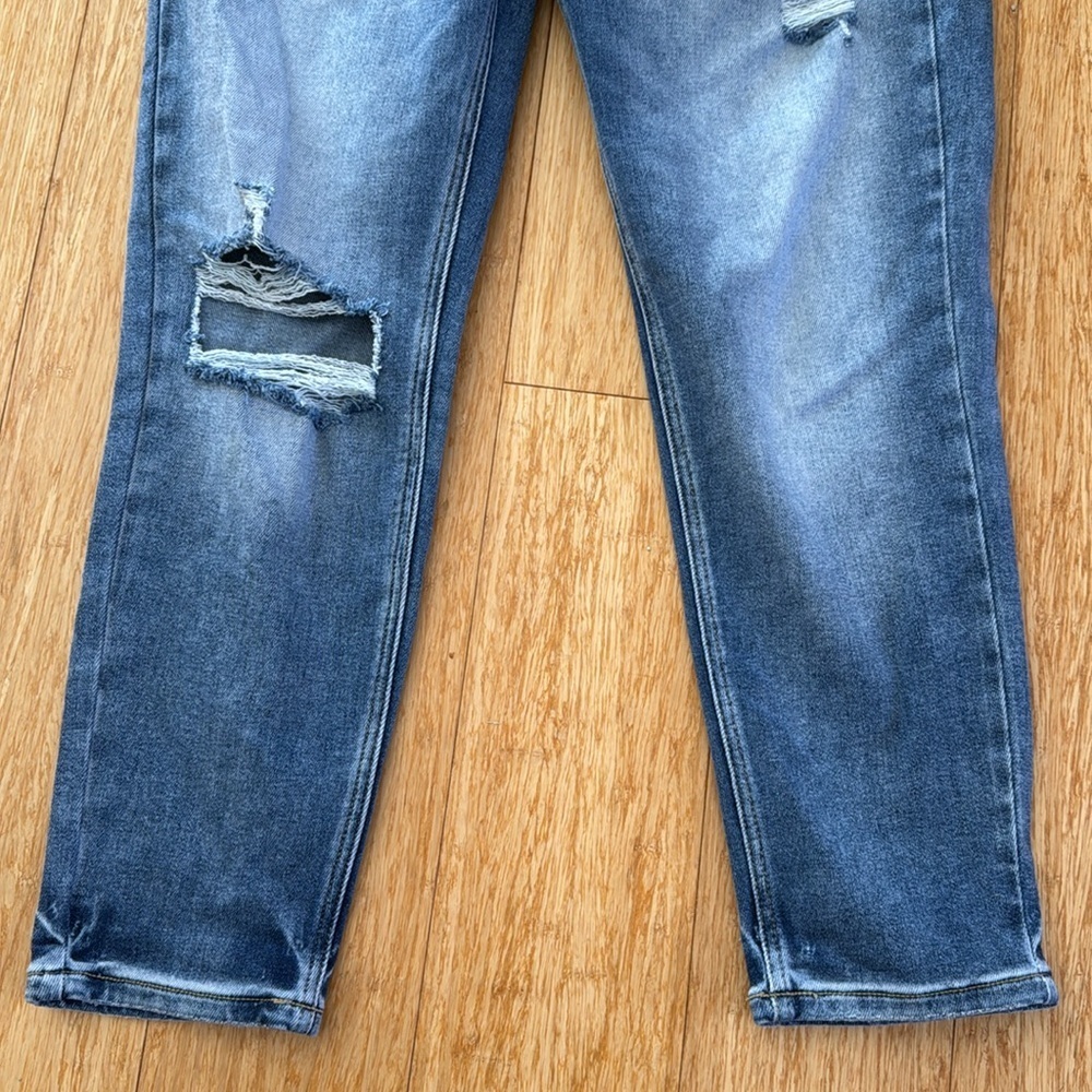 KanCan Distressed Ankle Jeans in Medium Blue - Picture 4 of 7